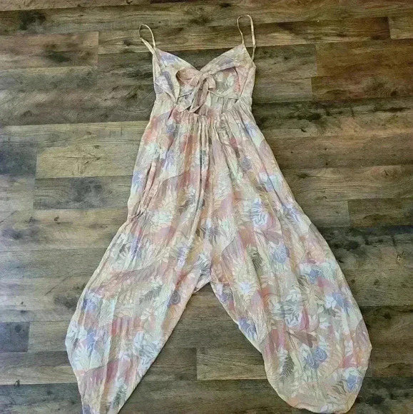 Patagonia Lost Flower Wide Leg Jumpsuit Floral Print Tencil Tie Back Size Medium - Picture 4 of 6